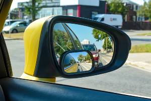 sideview mirror during daytime